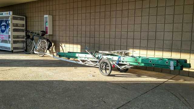 28 ft extension ladder on bicycle trailer